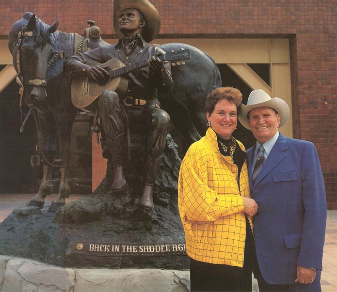 Gene and Jackie Autry with 'Back in the Saddle Again'