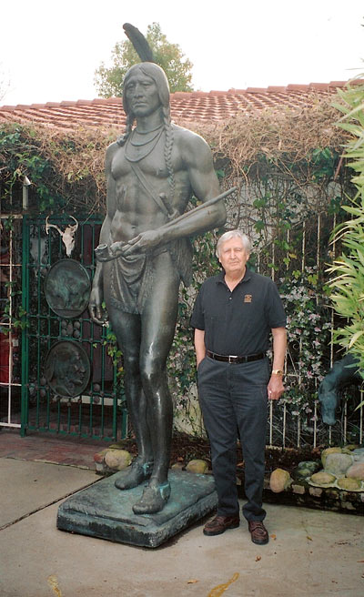 Fess Parker with Indian sculpture